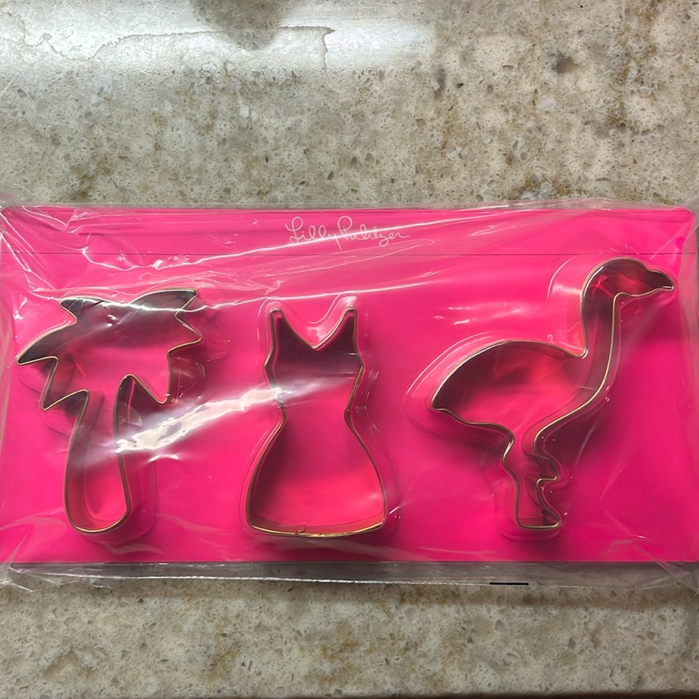 NWT Lilly Pulitzer Cookie Cutter Set